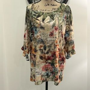 Time and Tru floral 3/4 sleeve top.